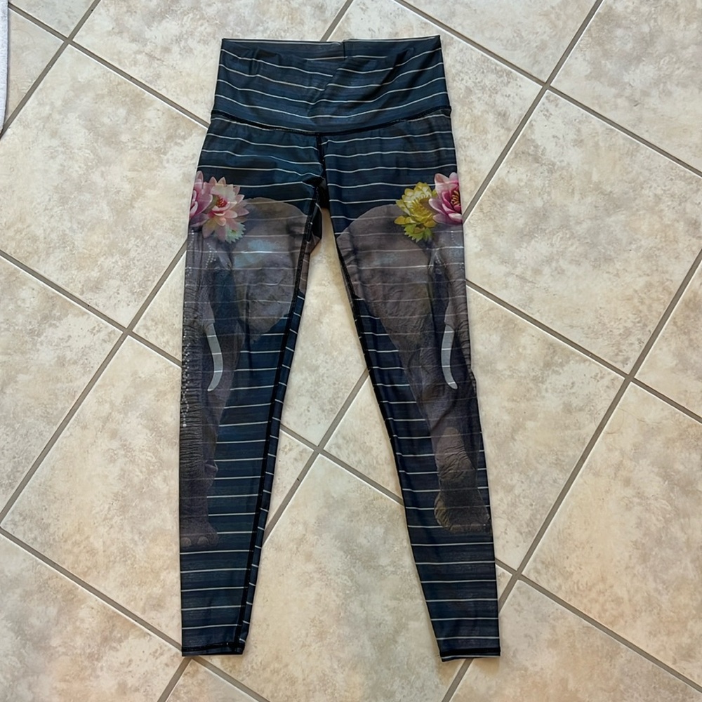 Teeki Gray Stripe Love the Elephant Lotus Hot Pant Recycled Plastic Yoga Legging